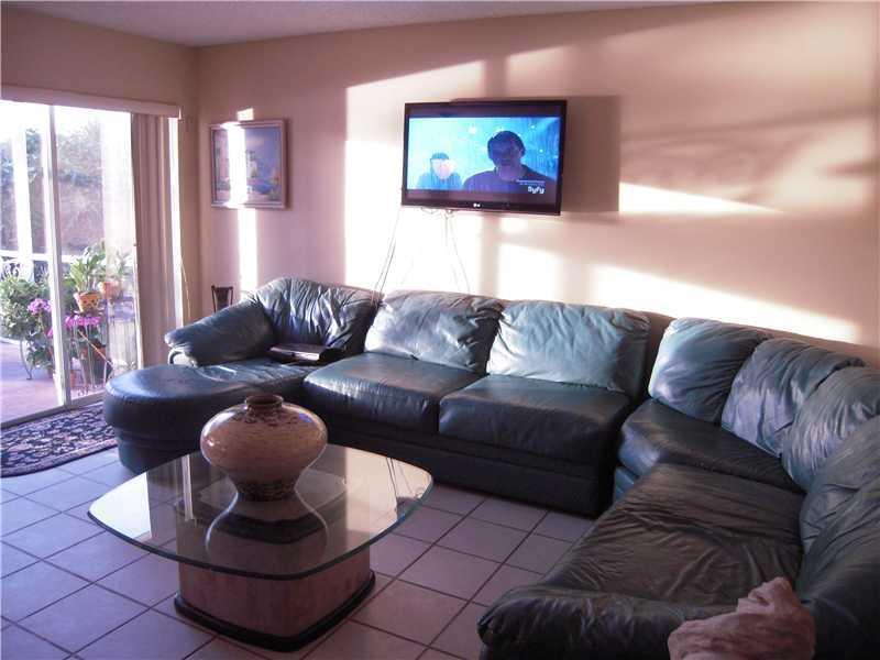 Silver Lakes Pembroke Pines, FL 33029 - Photo 4 of 6