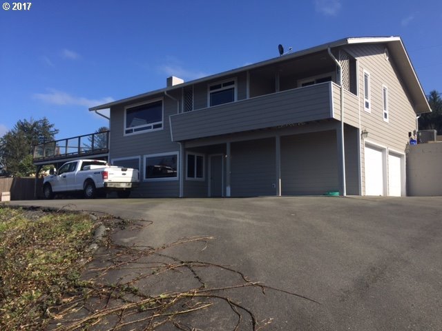 641 Crestview Drive Reedsport, OR 97467 - Photo 7 of 23