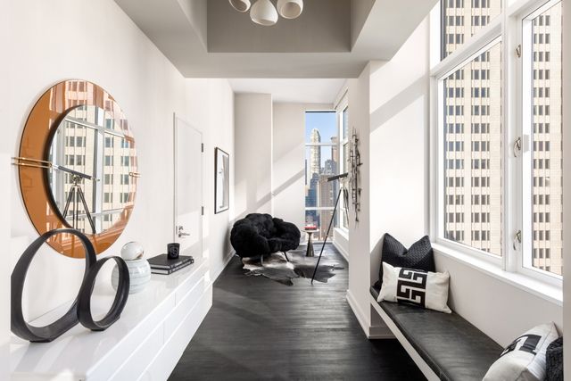 $4,225,000 | 60 East 55th Street, Unit PH1 | Midtown East
