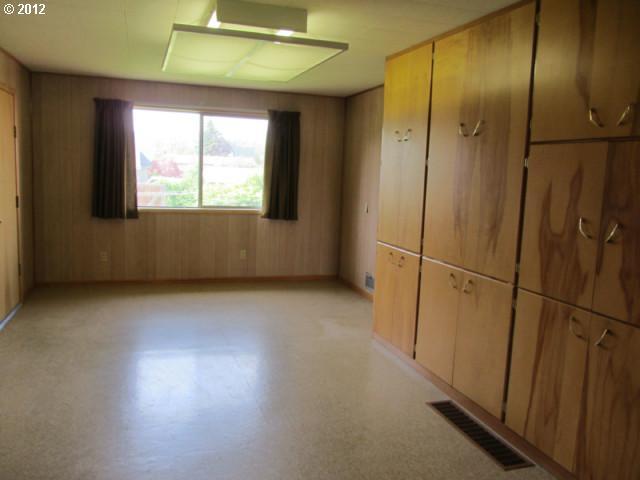 1705 Southeast Palmblad Road Gresham, OR 97080 - Photo 9 of 16 Gallery Image 9