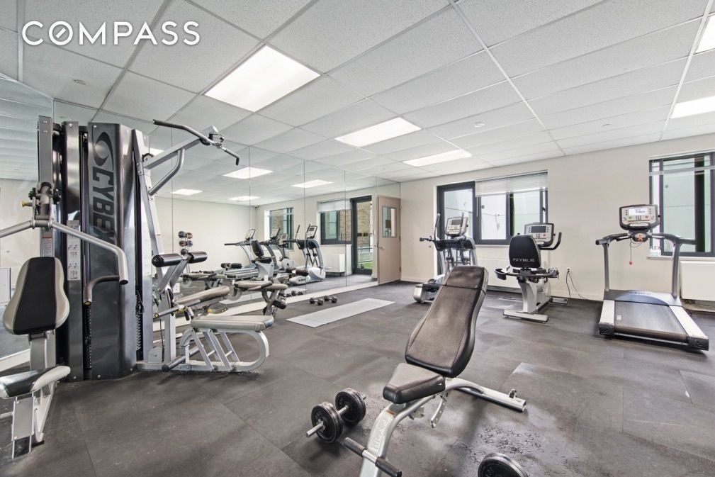 46-09 11th Street, Unit 4J Queens, NY 11101 - Photo 6 of 12