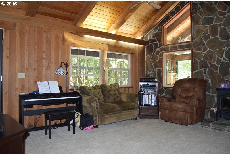 8520 Sunnyside Road Southeast Salem, OR 97306 - Photo 17 of 32 Gallery Image 17