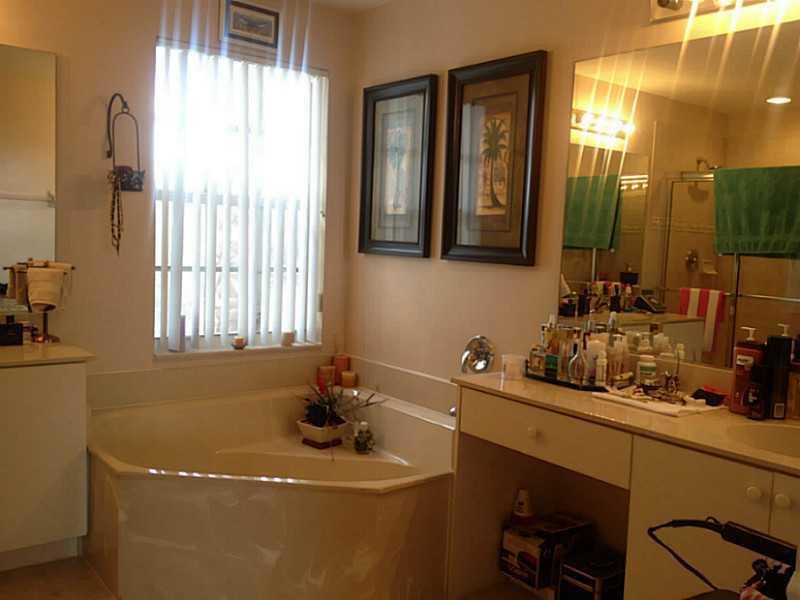 Silver Shores Miramar, FL 33027 - Photo 20 of 35