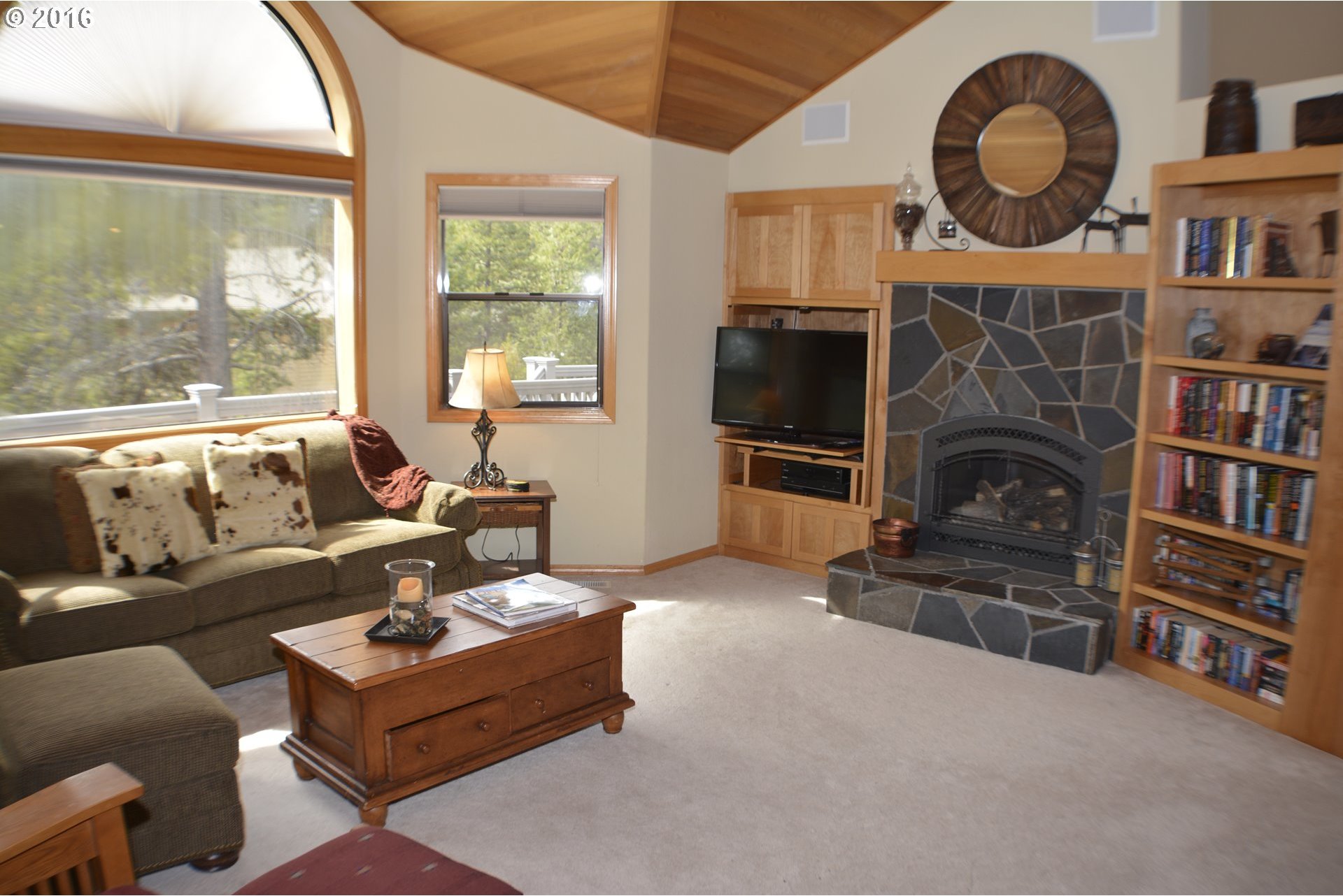 57689 Filbert Lane Sunriver, OR 97707 - Photo 9 of 21 Gallery Image 9