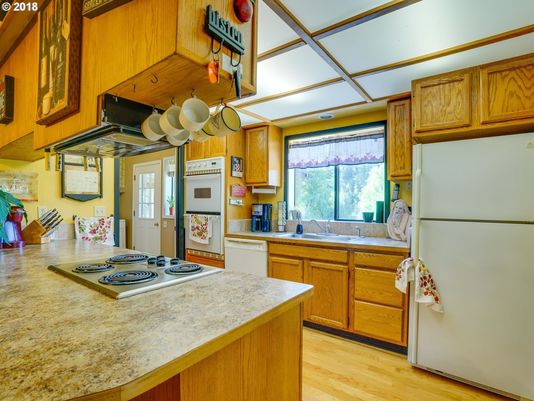 16480 Bridgeport Road Dallas, OR 97338 - Photo 5 of 32