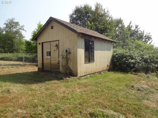 1005 Holcomb Road Kelso, WA 98626 - Photo 23 of 24 Gallery Image 23