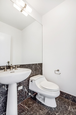 200 Riverside Boulevard, Unit 26D Manhattan, NY 10069 - Photo 10 of 11