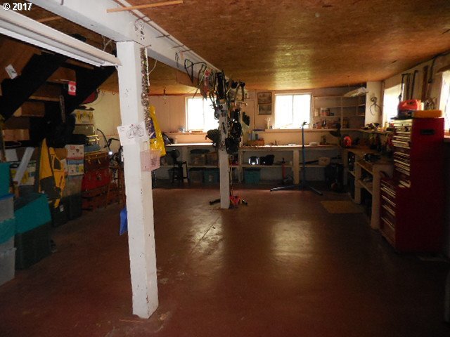 6576 Garden Valley Road Roseburg, OR 97471 - Photo 12 of 19 Gallery Image 12