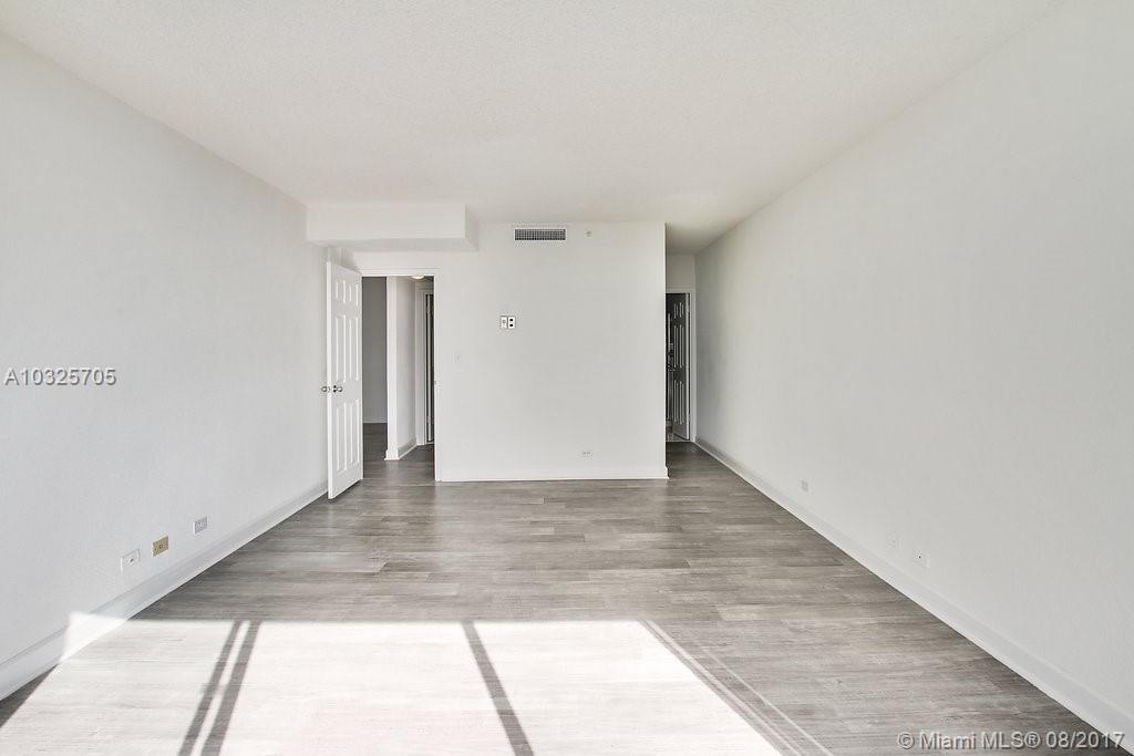 1500 Bay Road, Unit N1419 Miami Beach, FL 33139 - Photo 28 of 35