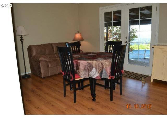 3095 Spring Villa Road Southeast Silverton, OR 97381 - Photo 3 of 16 Gallery Image 3
