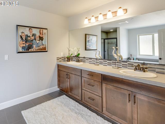 12053 Southwest Autumn View Street Tigard, OR 97224 - Photo 14 of 15 Gallery Image 14