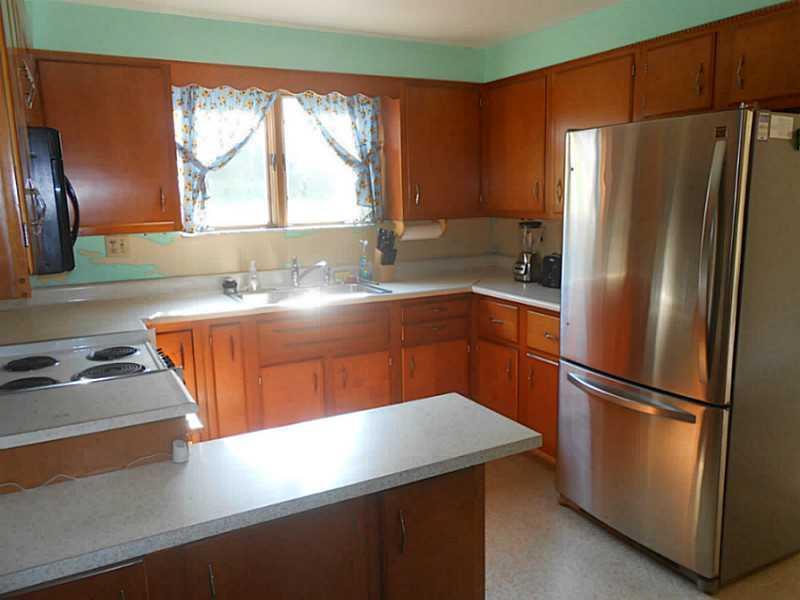 1846 Mayview Road Bridgeville, PA 15017 - Photo 8 of 25 Gallery Image 8