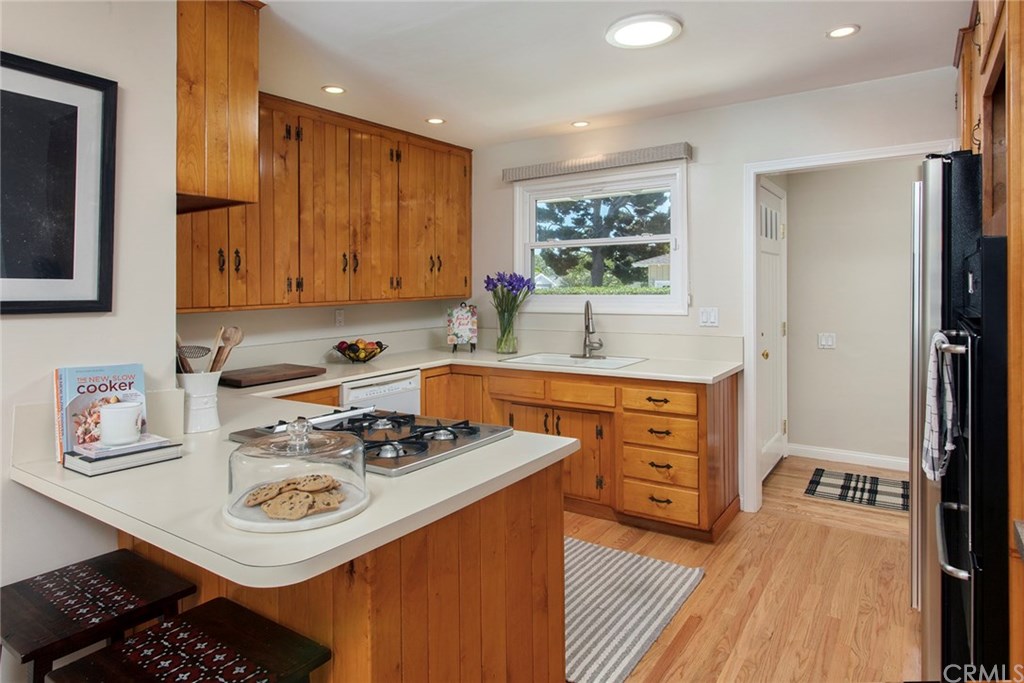 461 Cabrillo Street Costa Mesa, CA 92627 - Photo 8 of 17