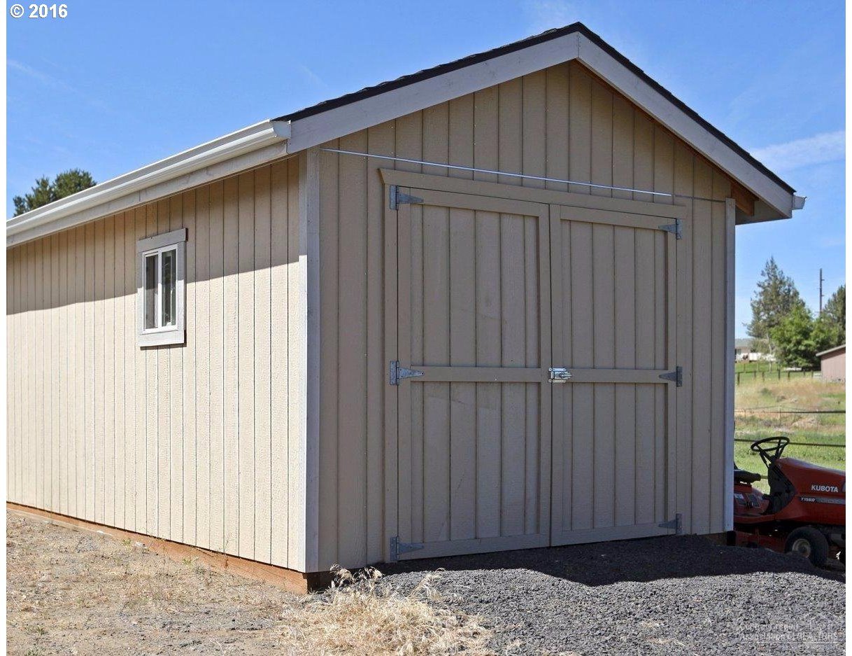 21651 Old Red Road Bend, OR 97702 - Photo 8 of 17