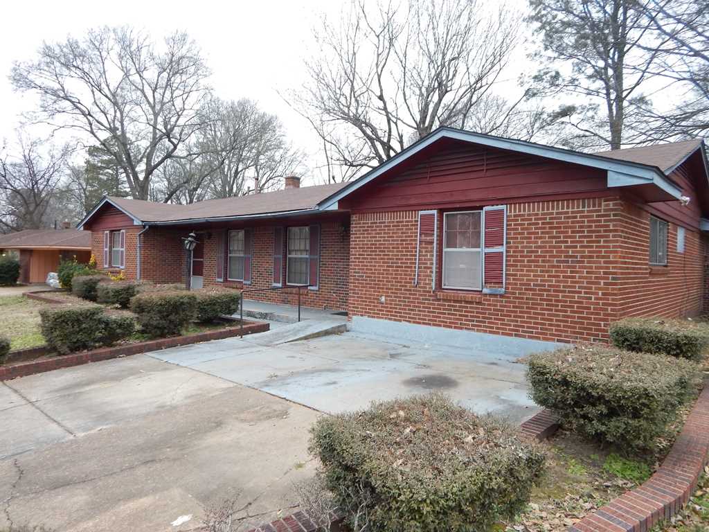 518 Clower Road Memphis, TN 38109 - Photo 2 of 25