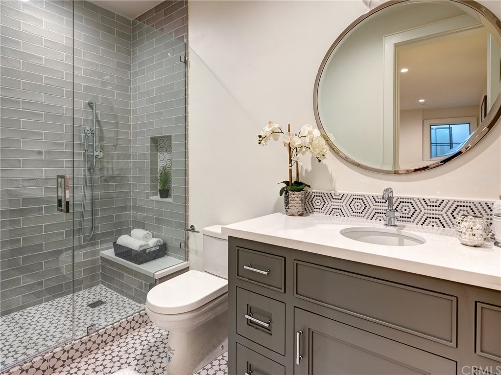 559 31st Street Manhattan Beach, CA 90266 - Photo 27 of 49 Basement bedroom en-suite bathroom with walk-in shower.