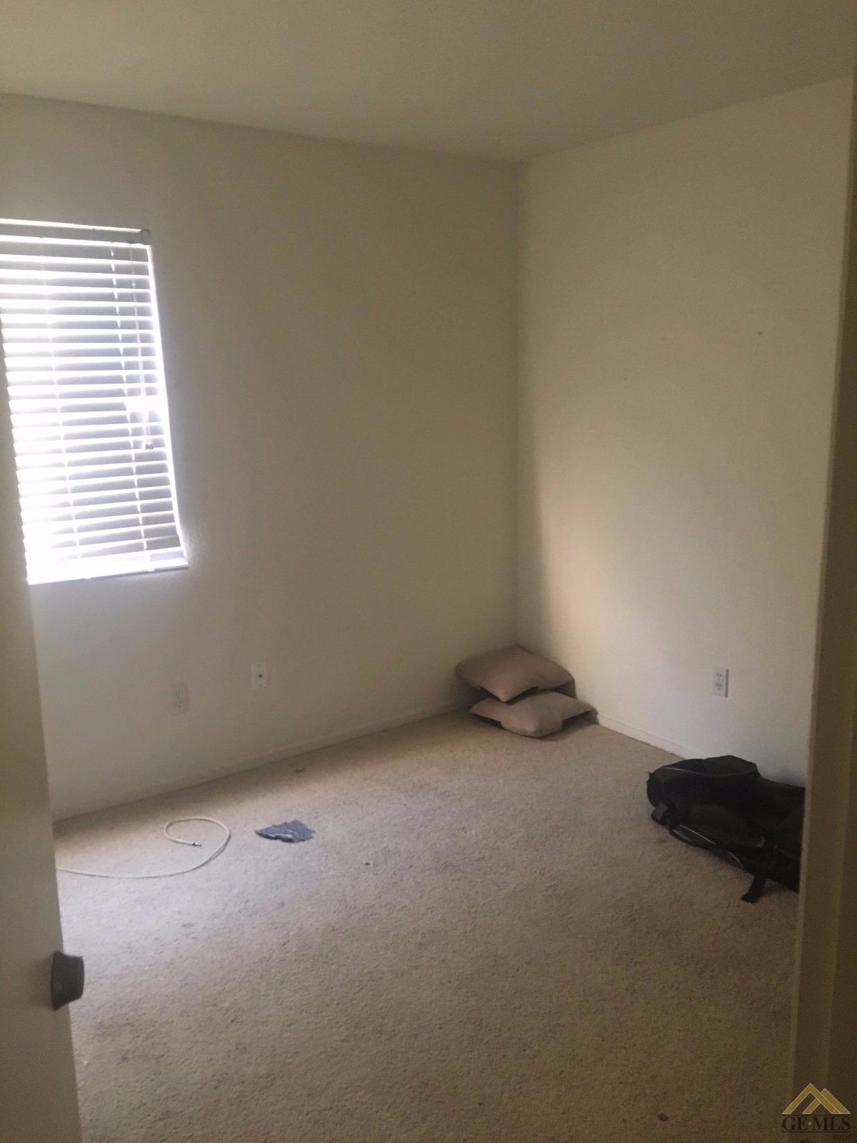 4722 Shadow Stone Street Bakersfield, CA 93313 - Photo 7 of 13