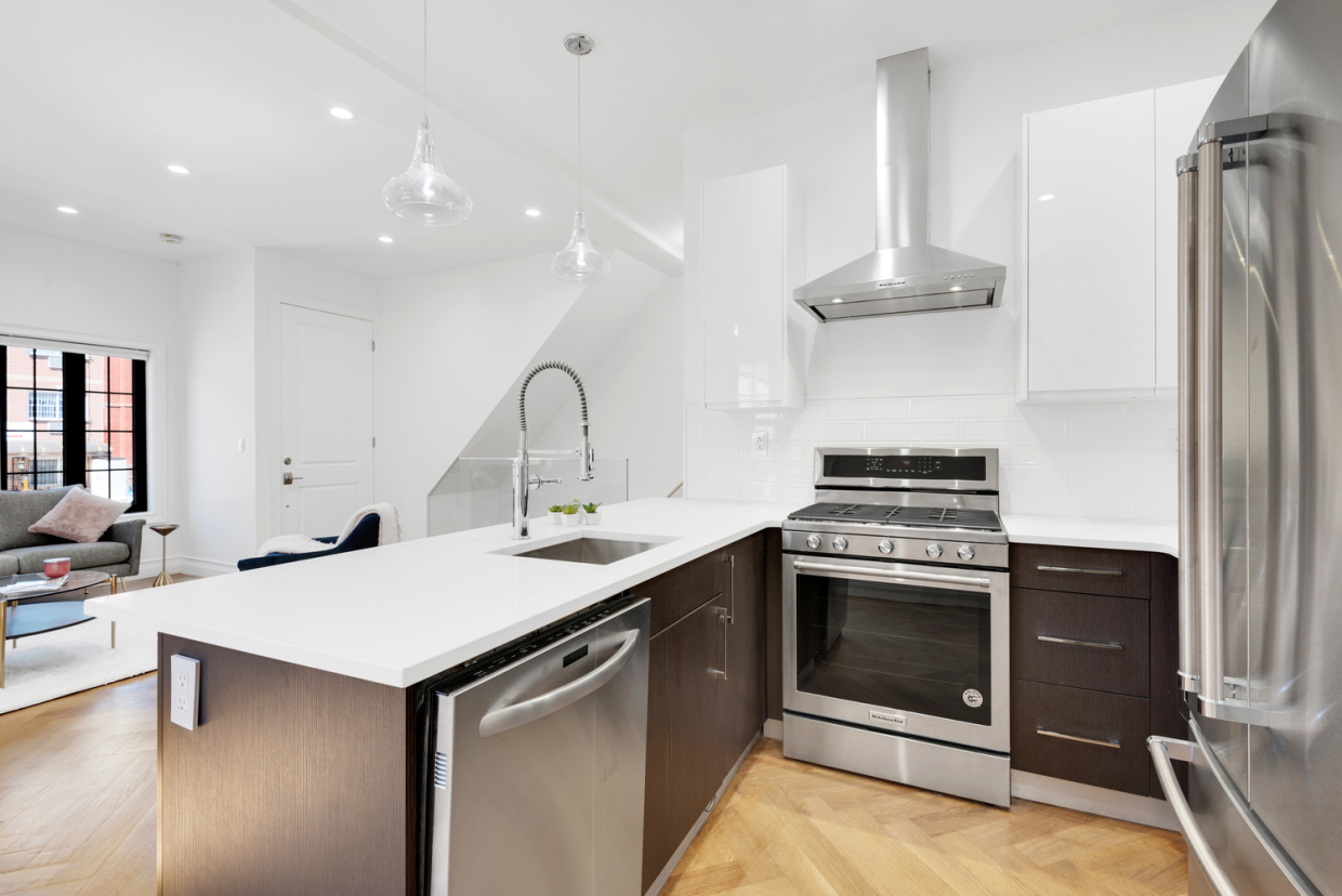 602 Lexington Avenue Brooklyn, NY 10022 - Photo 2 of 12