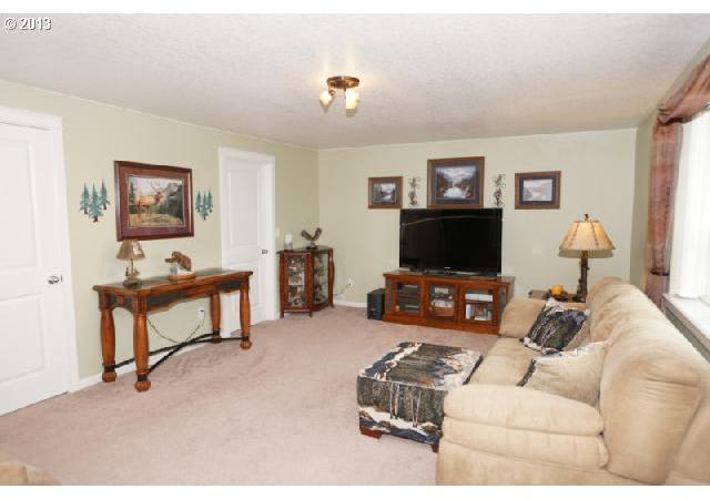 984 Filbert Street Jefferson, OR 97352 - Photo 12 of 16 Gallery Image 12