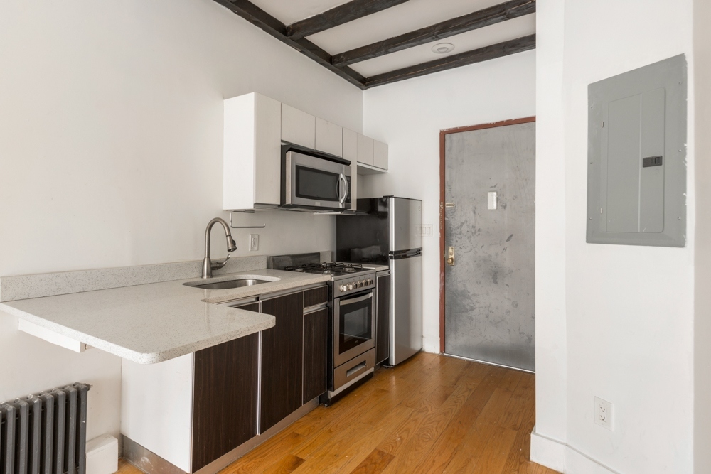 564 Central Avenue Brooklyn, NY 11207 - Photo 3 of 6