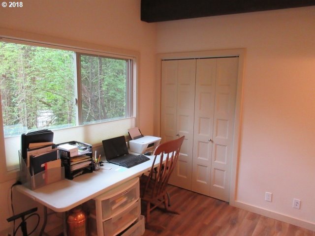 4635 Croisan Creek Road Salem, OR 97302 - Photo 15 of 26 Gallery Image 15