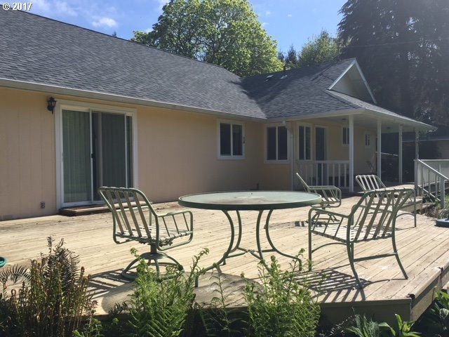 4775 Henderer Road Elkton, OR 97436 - Photo 3 of 32