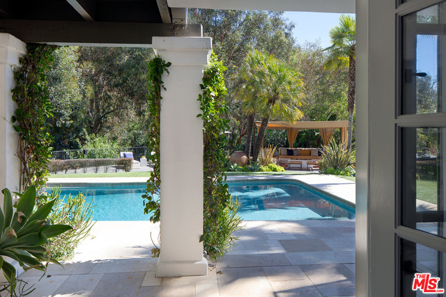 475 Halvern Drive Los Angeles, CA 90049 - Photo 20 of 26