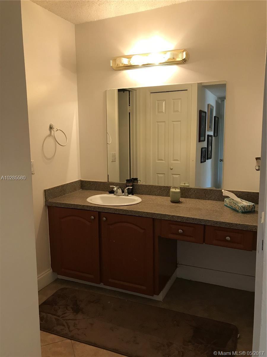 320 Racquet Club Road, Unit 202 Weston, FL 33326 - Photo 14 of 22 Gallery Image 14