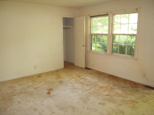 706 Kingsbury Road Clarksville, TN 37040 - Photo 8 of 12 Living room