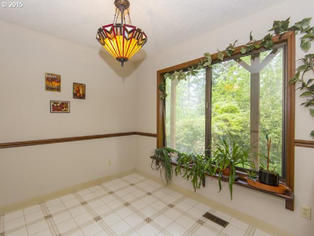 7310 Southwest 187th Place Aloha, OR 97007 - Photo 6 of 16 Gallery Image 6
