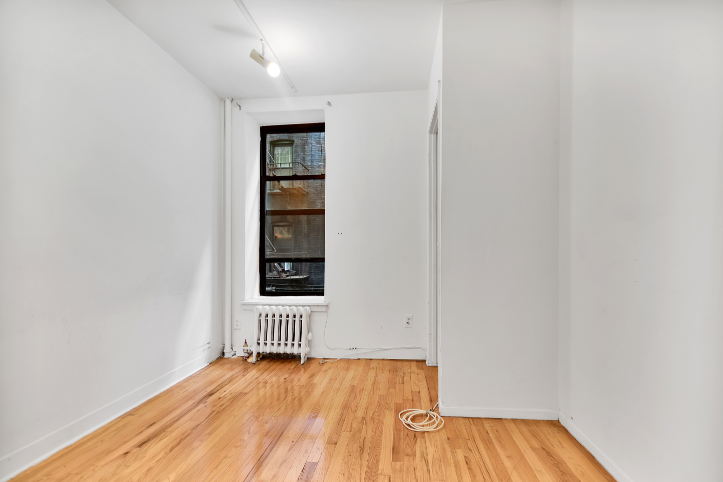 416 East 71st Street, Unit 9 Manhattan, NY 10021 - Photo 5 of 7