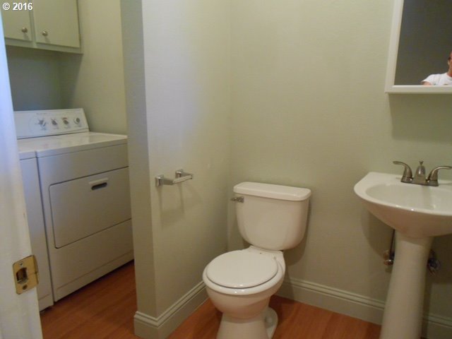 7143 Southwest Sagert Street, Unit 105 Tualatin, OR 97062 - Photo 14 of 23