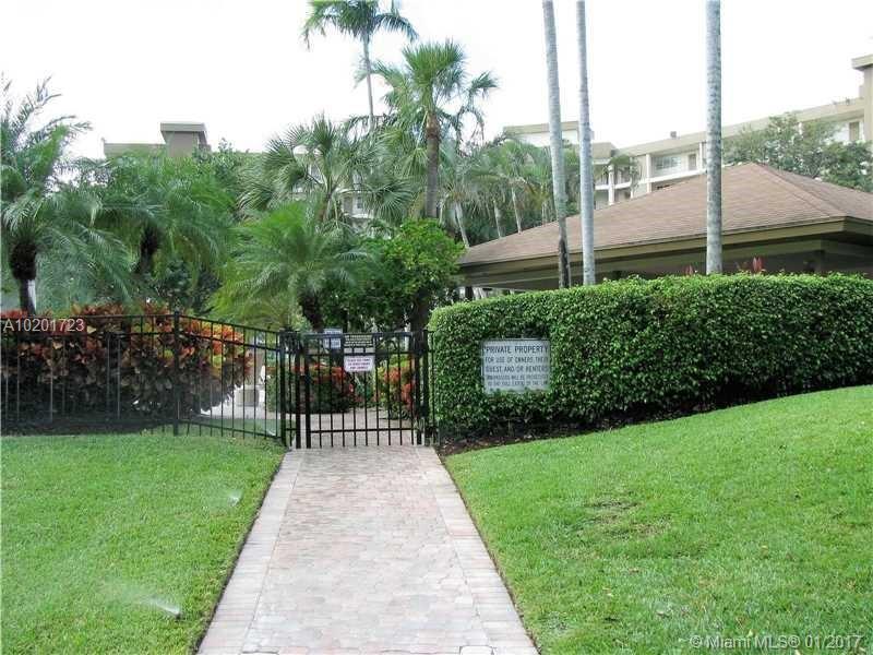 2940 North Course Drive, Unit 604 Pompano Beach, FL 33069 - Photo 2 of 23