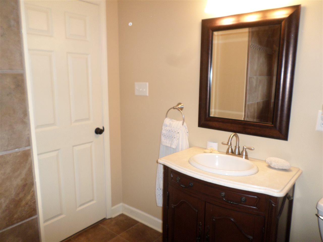 4183 Barfield Road Memphis, TN 38117 - Photo 6 of 16