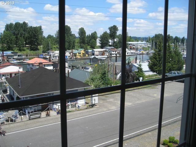 206 North Bridgeton Road Portland, OR 97217 - Photo 2 of 10 Gallery Image 2
