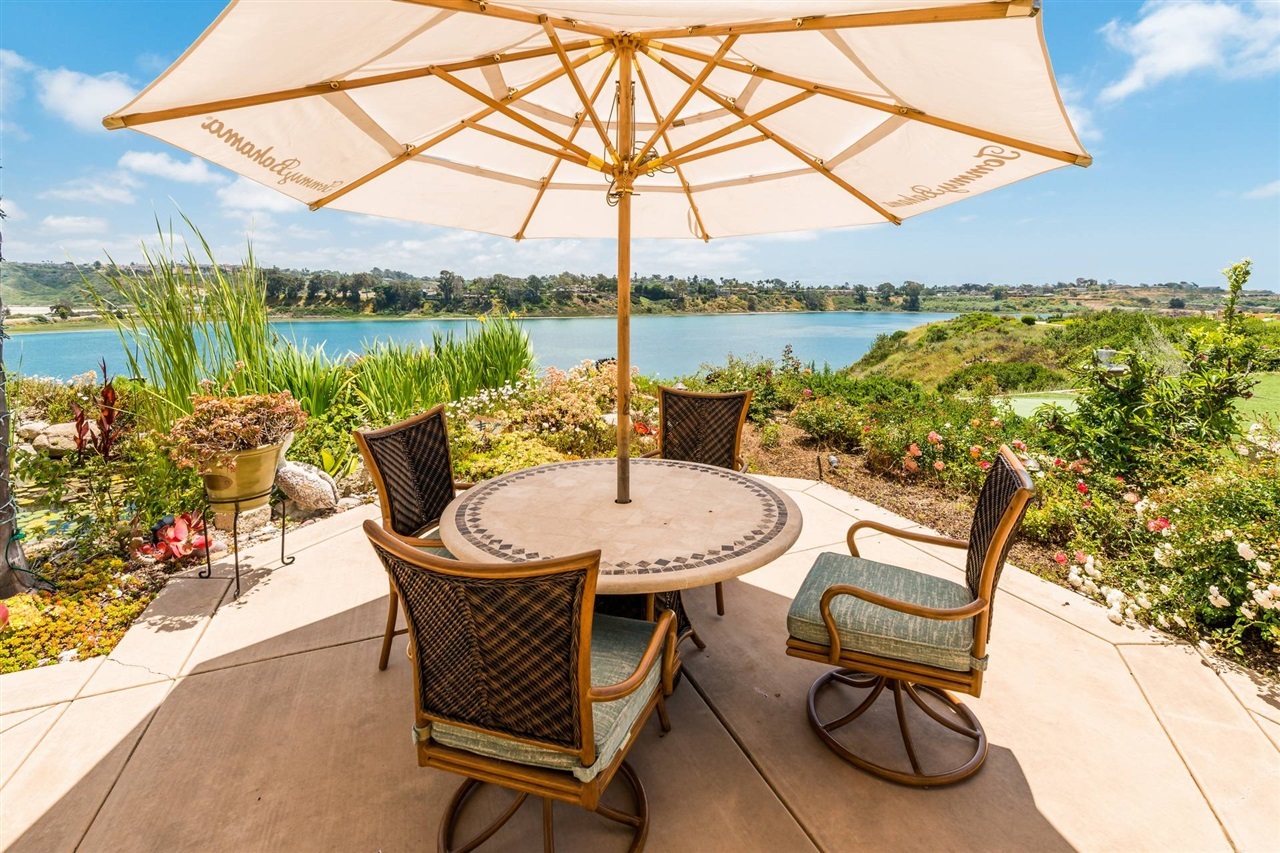 7558 Navigator Circle Carlsbad, CA 92011 - Photo 5 of 16