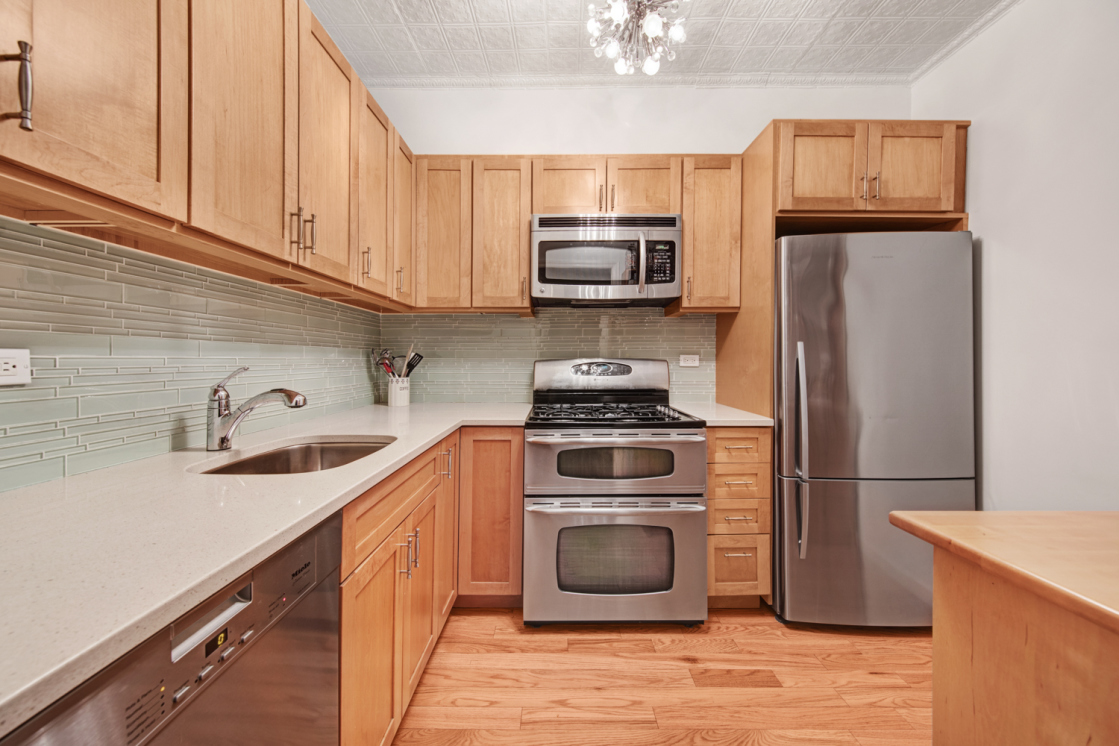 178 East 80th Street, Unit 1C Manhattan, NY 10075 - Photo 3 of 7