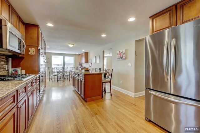 105 Wilbur Road Bergenfield, NJ 07621 - Photo 5 of 17