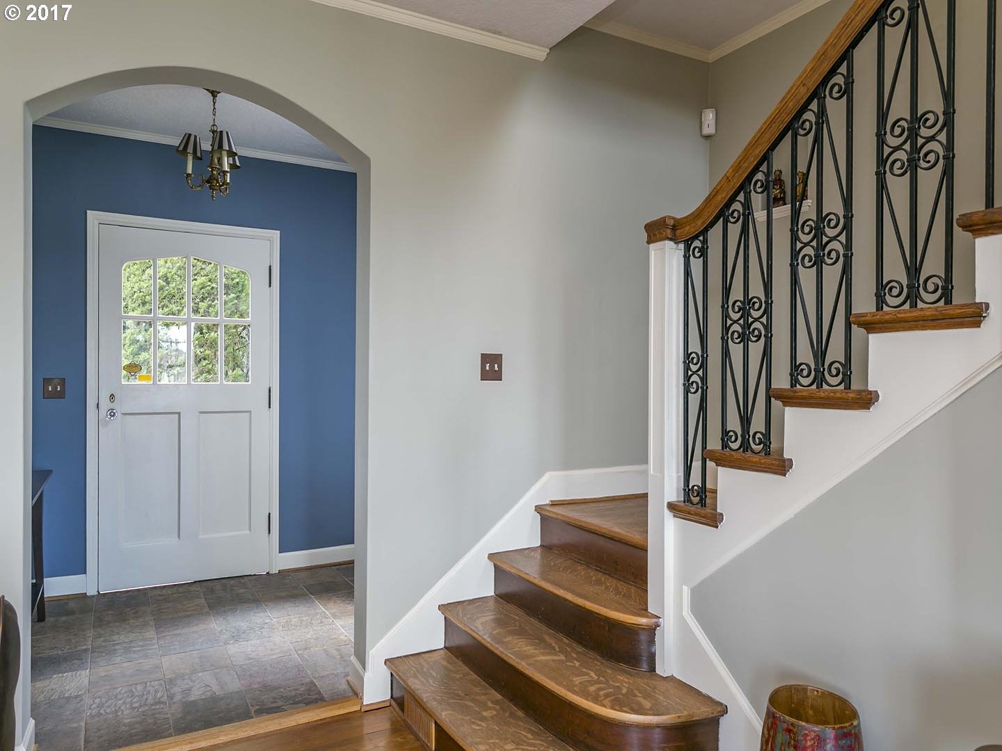 2828 Northwest Cumberland Road Portland, OR 97210 - Photo 2 of 32 Gallery Image 2
