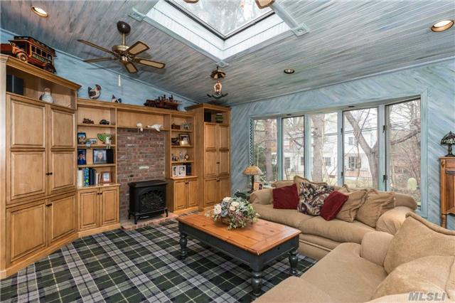 15 Monfort Road Port Washington, NY 11050 - Photo 4 of 12 Gallery Image 4