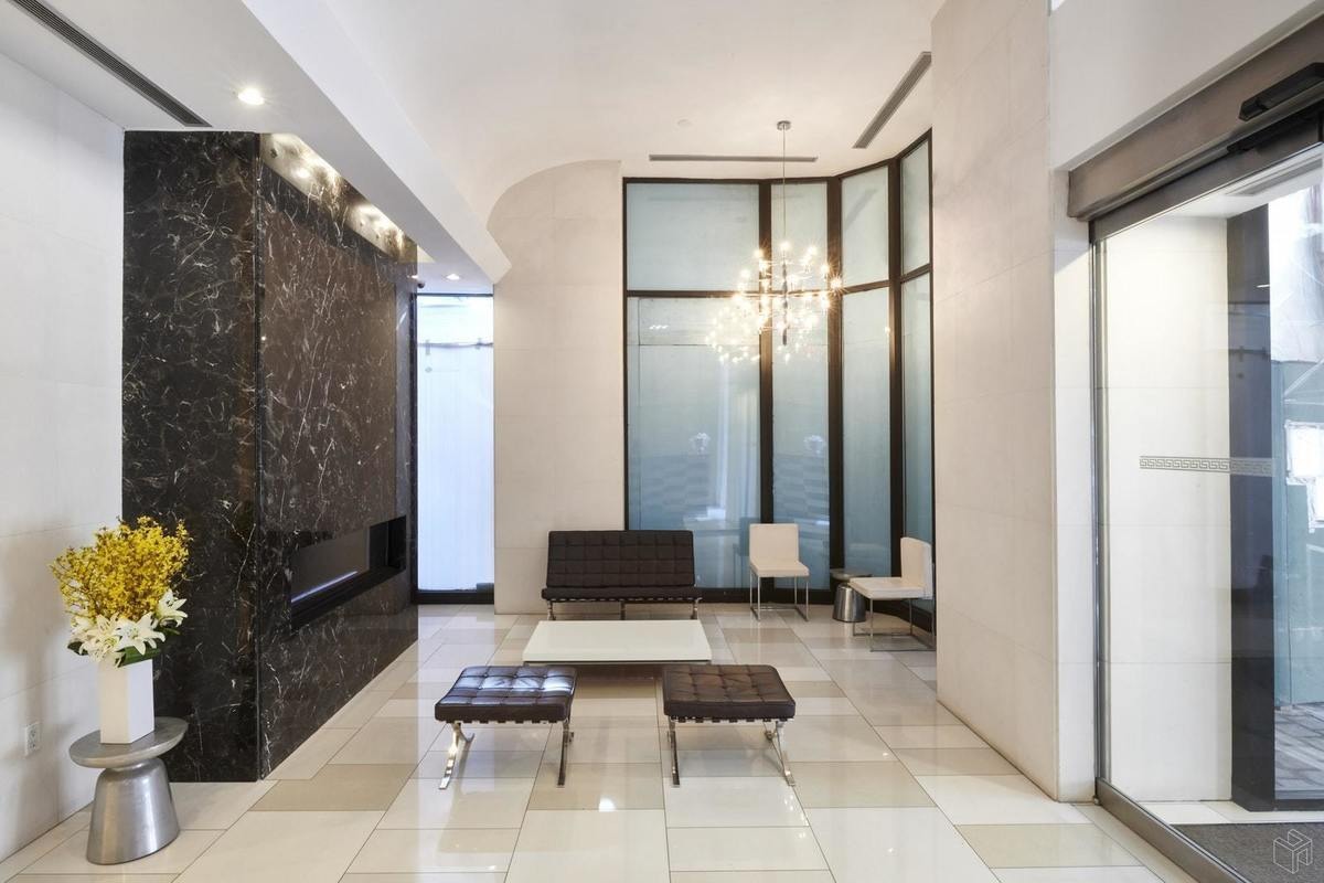 52 East End Avenue, Unit 12B Manhattan, NY 10028 - Photo 12 of 16