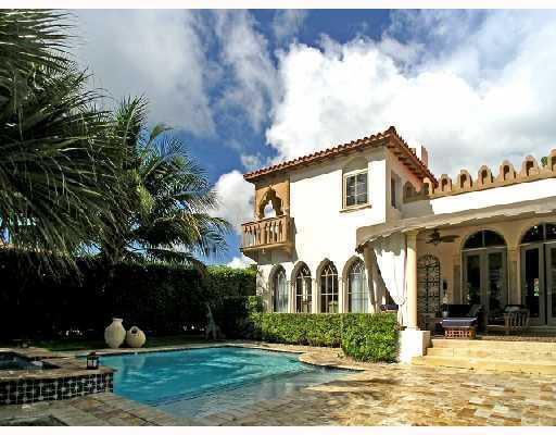 6001 Pine Tree Drive Miami Beach, FL 33140 - Photo 3 of 16