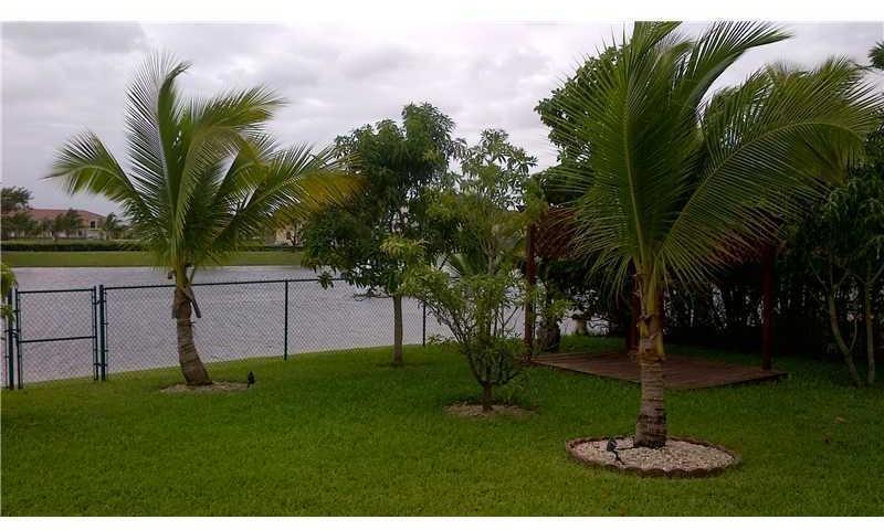 16602 Southwest 68th Terrace Miami, FL 33193 - Photo 10 of 12