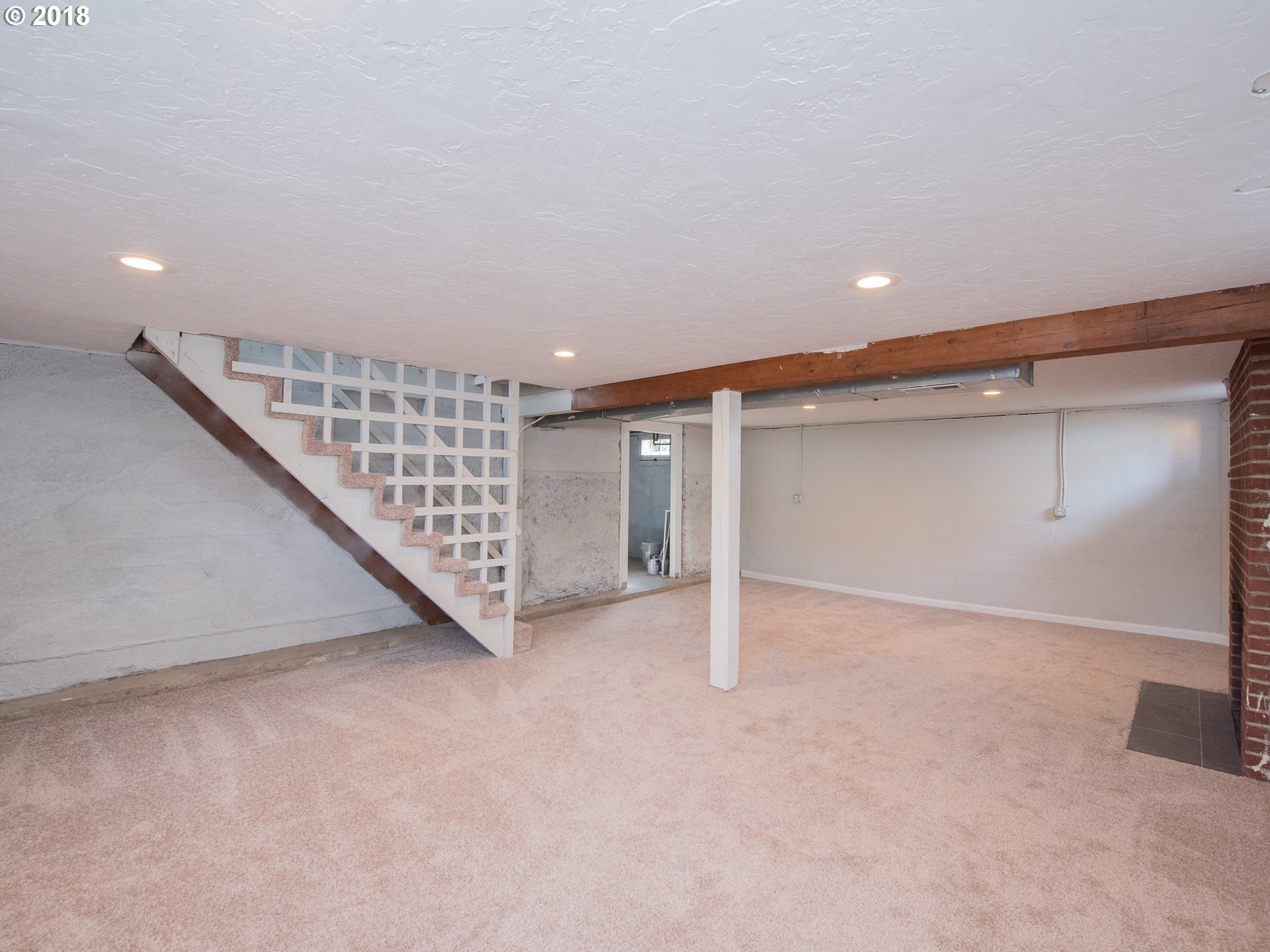 912 Northeast 68th Avenue Portland, OR 97213 - Photo 16 of 31 Gallery Image 16