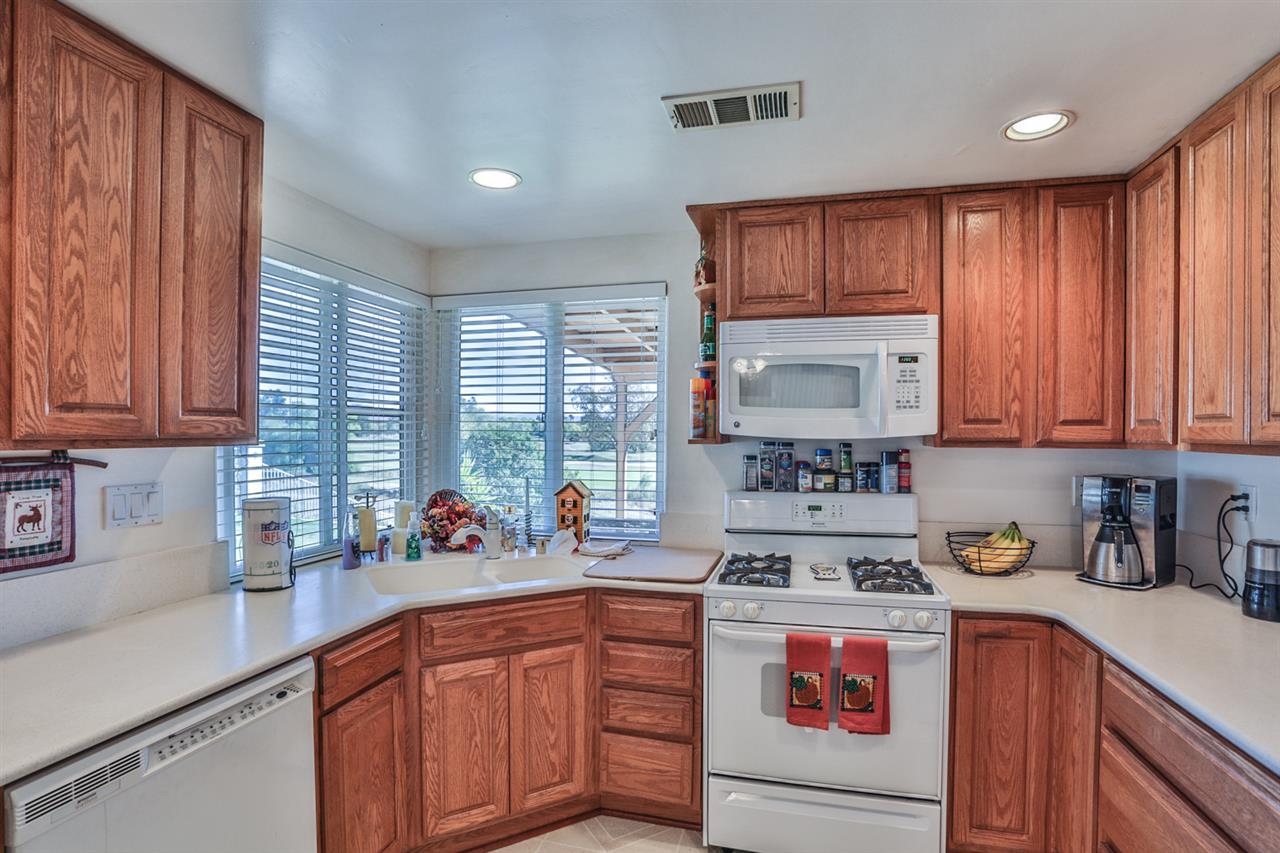 9133 Inverness Road Santee, CA 92071 - Photo 11 of 22