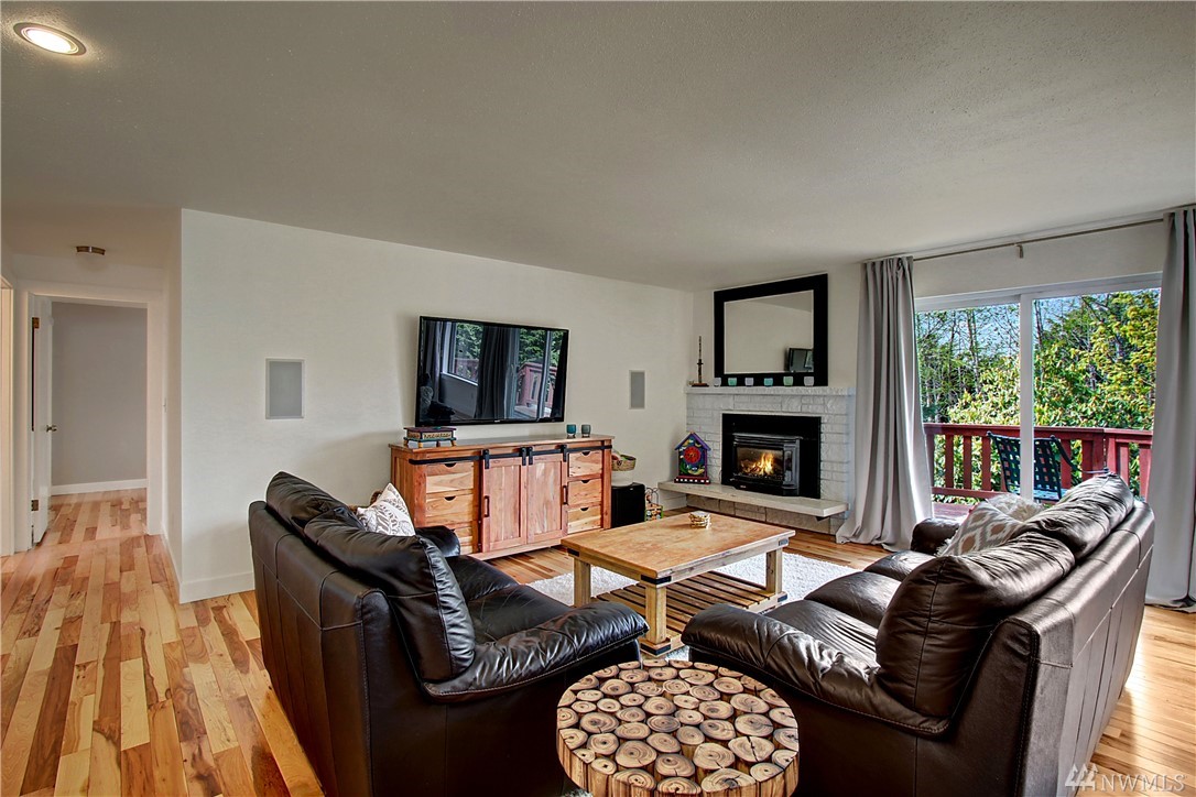 1625 Jones Drive Southeast Renton, WA 98055 - Photo 3 of 25 Gallery Image 3