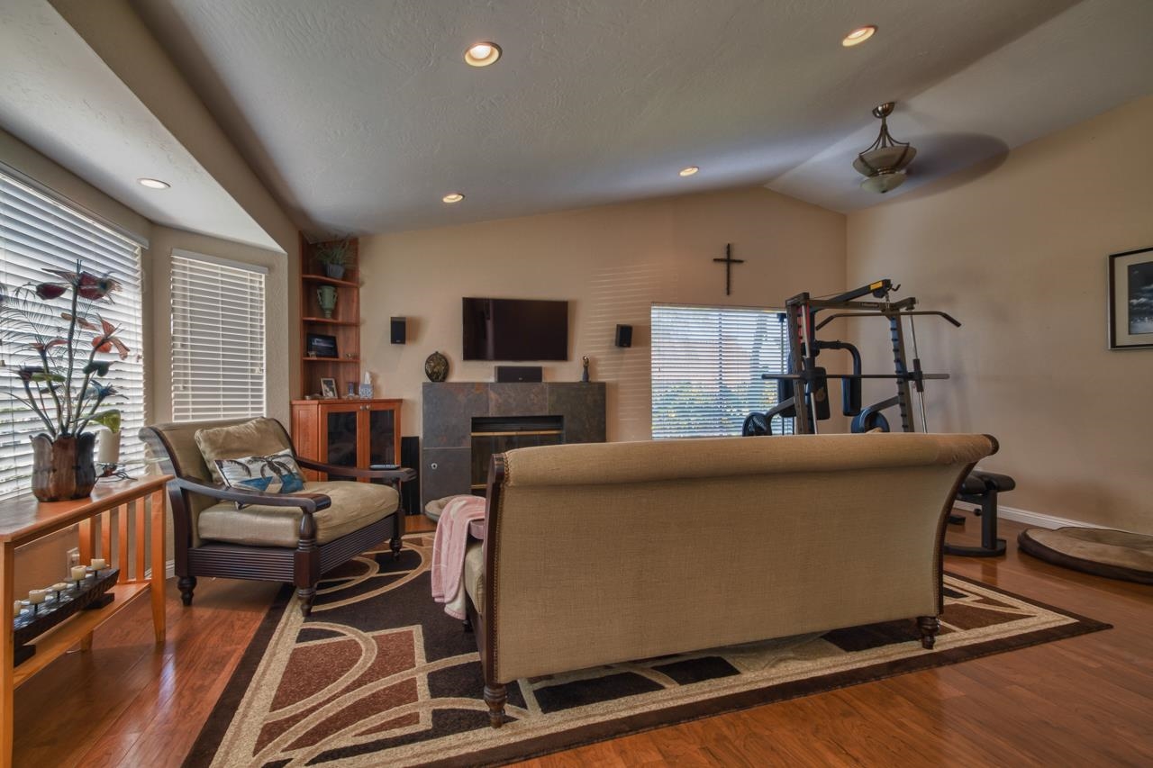 1331 Broken Hitch Road Oceanside, CA 92056 - Photo 5 of 25 Gallery Image 5