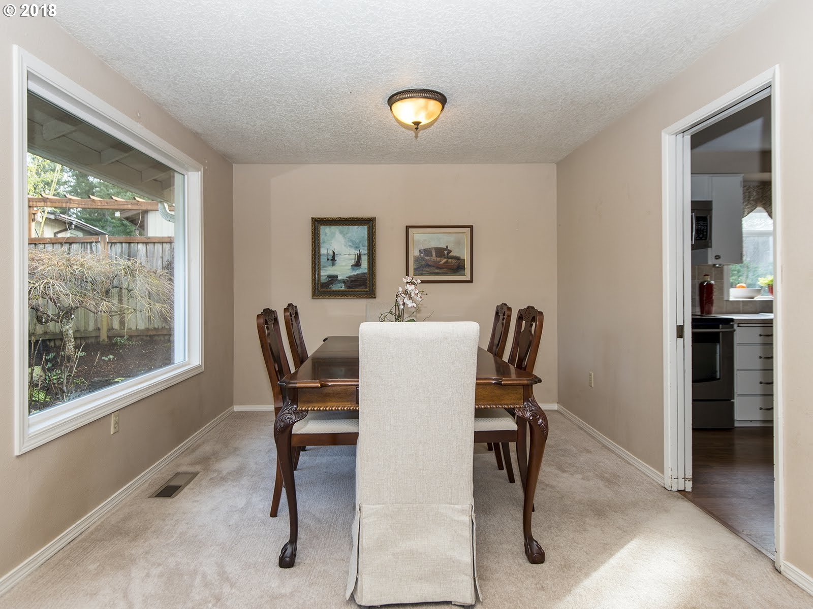 8882 Southwest Arapaho Road Tualatin, OR 97062 - Photo 3 of 29 Gallery Image 3