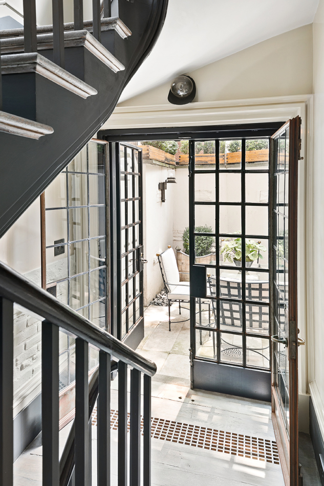 250 West 10th Street Manhattan, NY 10014 - Photo 14 of 18