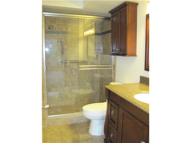 9202 Inverness Road Santee, CA 92071 - Photo 18 of 25 Beatifully remodeled bathrooms!